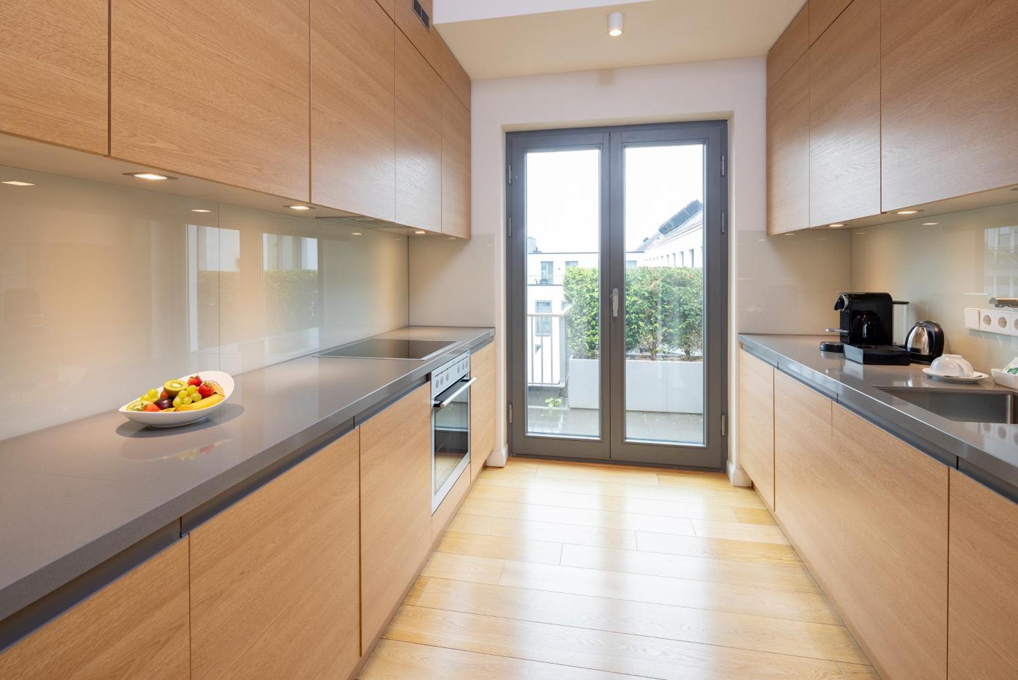 The Wellem, In The Unbound Collection By Hyatt Hotell Düsseldorf Eksteriør bilde A modern galley kitchen