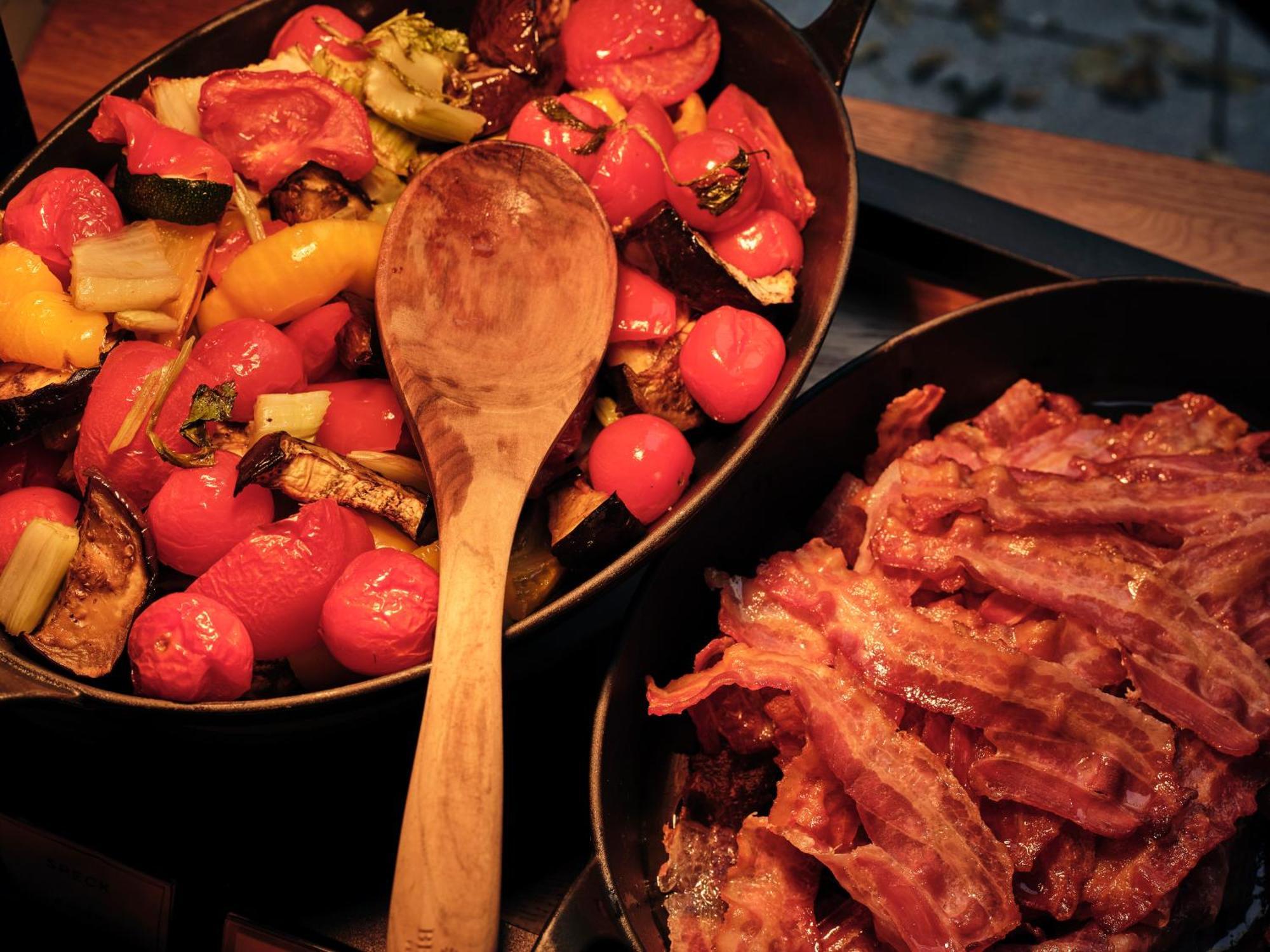 The Wellem, In The Unbound Collection By Hyatt Hotell Düsseldorf Eksteriør bilde Preparation of ratatouille